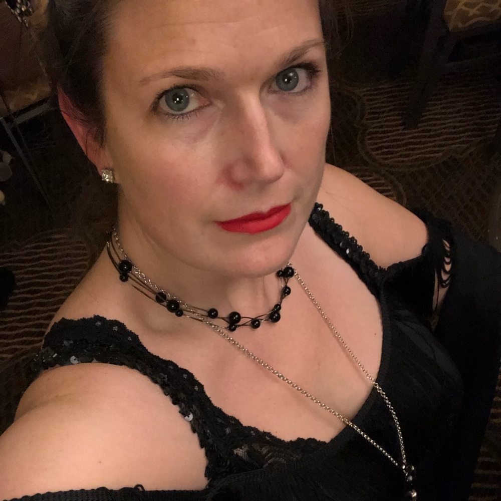 Meet your Posher, Yvette